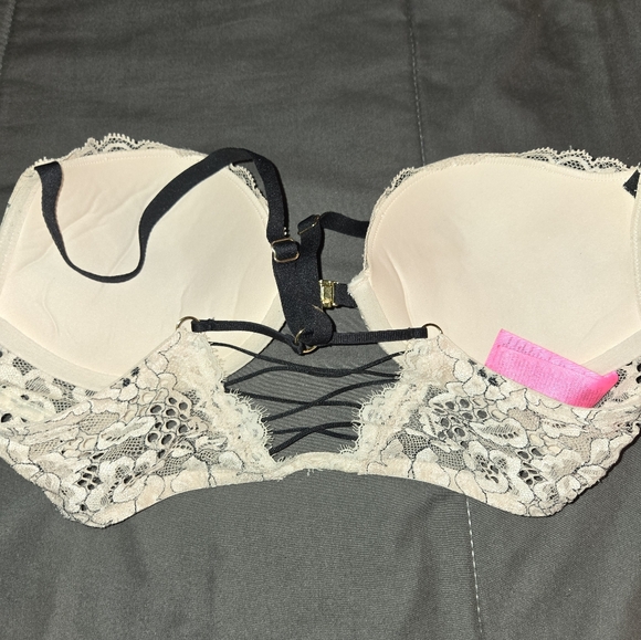 La Senza - Front Close Push-Up Bra - Picture 2 of 4